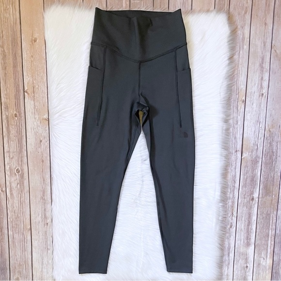 The North Face Women’s Motivation High Rise 7/8 Pocket Tights - Picture 2 of 10